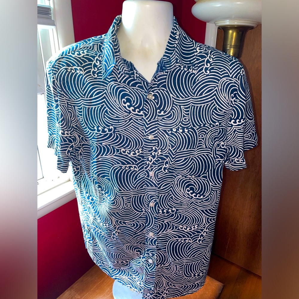 Old Navy Men’s Button Up Shirt